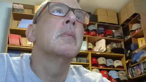 Snapshot of sluttyslave81 chatting on 09-12-25, 06:19 sluttyslave81 online show from 09-12-25, 06:19