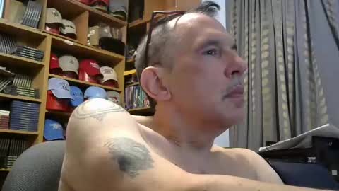 Snapshot of sluttyslave81 chatting on 11-06-25, 07:31 sluttyslave81 online show from 11-06-25, 07:31