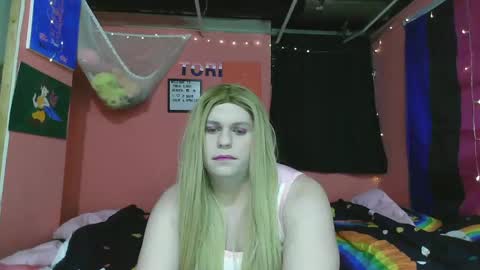 Snapshot of sluttytorismith chatting on 02-04-25, 06:04 Tori Smith online show from 02-04-25, 06:04