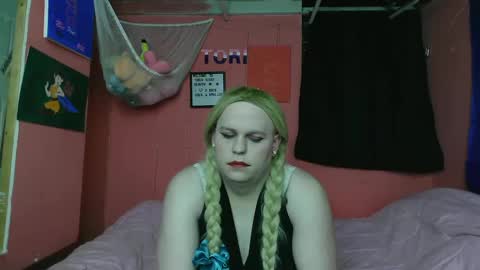 Snapshot of sluttytorismith chatting on 02-12-25, 05:37 Tori Smith online show from 02-12-25, 05:37