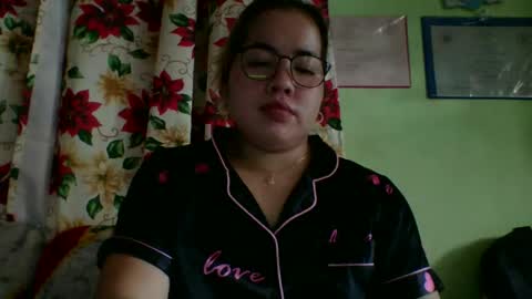 Snapshot of small_boobs59 chatting on 10-31-25, 07:09 Lovewella online show from 10-31-25, 07:09