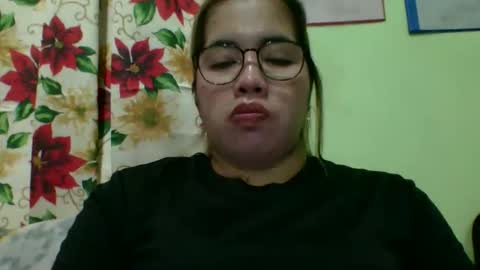 Snapshot of small_boobs59 chatting on 11-17-25, 12:44 Lovewella online show from 11-17-25, 12:44