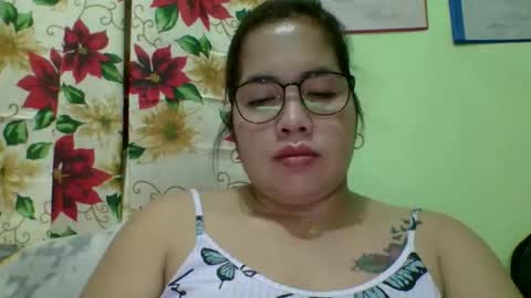 Snapshot of small_boobs59 chatting on 11-18-25, 02:21 Lovewella online show from 11-18-25, 02:21