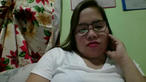 Snapshot of small_boobs59 chatting on 11-22-25, 08:35 Lovewella online show from 11-22-25, 08:35