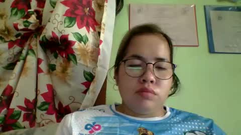 Snapshot of small_boobs59 chatting on 11-23-25, 01:49 Lovewella online show from 11-23-25, 01:49