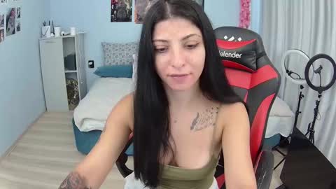 Snapshot of small_horny_girl chatting on 10-10-25, 07:29 small_horny_girl online show from 10-10-25, 07:29