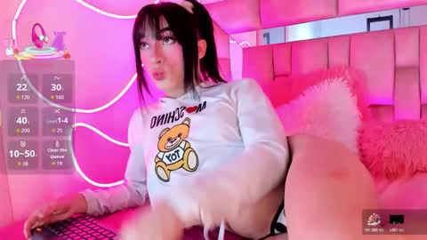 Small Hot19 online show from 10-25-25, 11:07