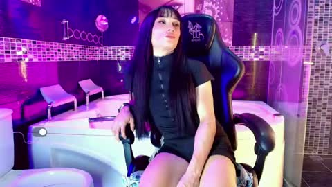 Small Hot19 online show from 05-27-26, 10:23