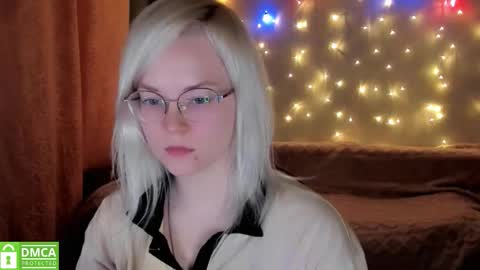 smallimpmeili online show from 12-04-25, 09:23