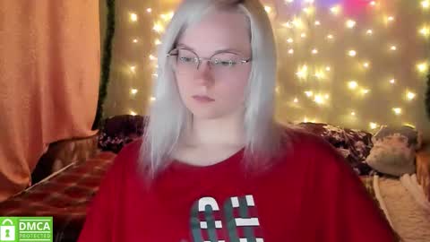 smallimpmeili online show from 12-19-25, 09:00