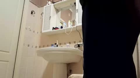 smallone8825 online show from 04-12-26, 06:18