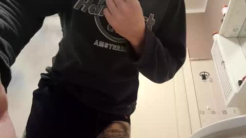 smallone8825 online show from 04-24-26, 04:59