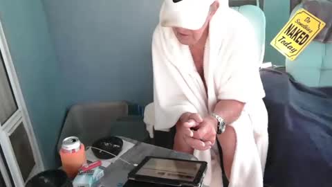 Snapshot of smallpenisbigtongue chatting on 12-19-25, 02:02 Daddy online show from 12-19-25, 02:02