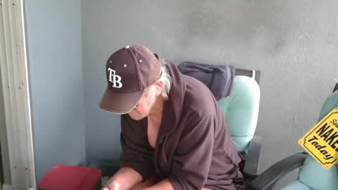 Snapshot of smallpenisbigtongue chatting on 07-21-26, 01:02 Daddy online show from 07-21-26, 01:02