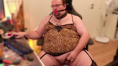 Snapshot of smbuddy42 chatting on 12-08-24, 09:41 Sissybear online show from 12-08-24, 09:41