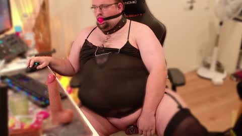 Snapshot of smbuddy42 chatting on 02-05-25, 09:40 Sissybear online show from 02-05-25, 09:40