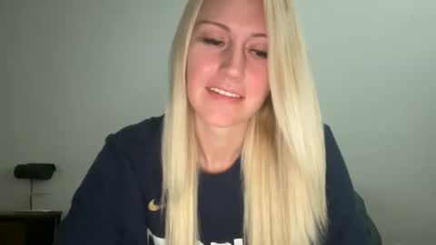 Snapshot of smexxii93 chatting on 05-13-26, 02:25 smexxii93 online show from 05-13-26, 02:25
