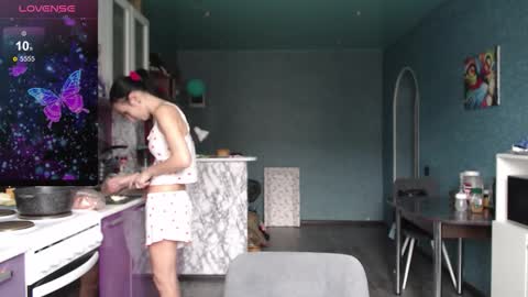 smile_cute_fox online show from 09-30-25, 06:40