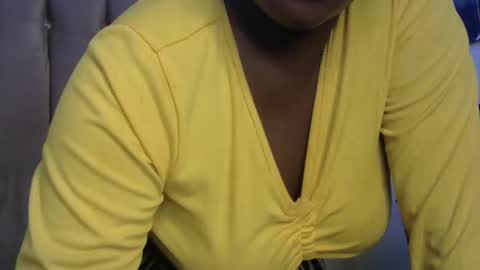 smiley_berry online show from 11-07-25, 03:39