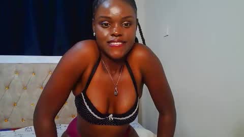 Snapshot of smiley_chocolate chatting on 02-15-26, 08:27 Smiley chocolate online show from 02-15-26, 08:27