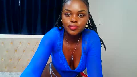 Snapshot of smiley_chocolate chatting on 02-25-26, 08:35 Smiley chocolate online show from 02-25-26, 08:35