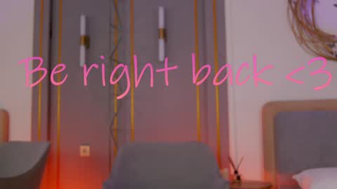 Snapshot of smiley_mia_ chatting on 02-04-25, 08:13 Mia online show from 02-04-25, 08:13