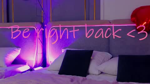 Snapshot of smiley_mia_ chatting on 02-16-25, 08:21 Mia online show from 02-16-25, 08:21