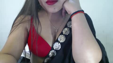 Snapshot of smiley_queen99 chatting on 05-13-26, 07:28 smiley online show from 05-13-26, 07:28