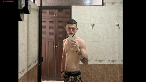 Snapshot of smitgrey chatting on 10-11-25, 10:52 SMIT online show from 10-11-25, 10:52