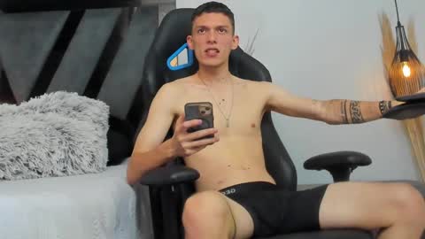 Snapshot of smitgrey chatting on 11-20-25, 10:20 SMIT online show from 11-20-25, 10:20