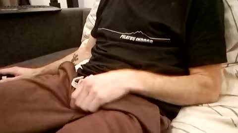 Snapshot of smokeandwatching chatting on 11-07-25, 07:58 Smokeandwatching online show from 11-07-25, 07:58