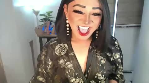 Snapshot of smokeprincess chatting on 01-05-25, 12:52 Amanda online show from 01-05-25, 12:52