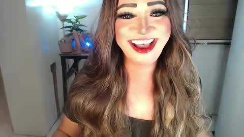 Snapshot of smokeprincess chatting on 01-21-25, 02:15 Amanda online show from 01-21-25, 02:15