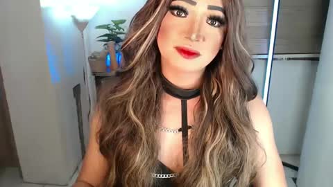 Snapshot of smokeprincess chatting on 02-02-25, 06:20 Amanda online show from 02-02-25, 06:20
