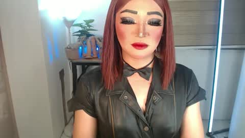 Snapshot of smokeprincess chatting on 02-07-25, 01:22 Amanda online show from 02-07-25, 01:22