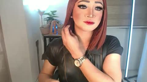 Snapshot of smokeprincess chatting on 02-09-25, 05:33 Amanda online show from 02-09-25, 05:33
