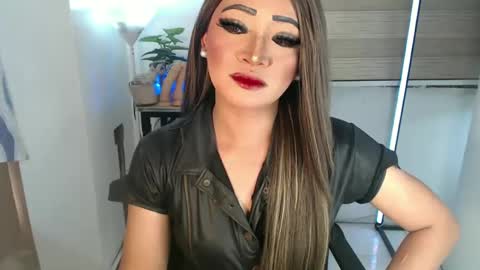 Snapshot of smokeprincess chatting on 02-14-25, 02:07 Amanda online show from 02-14-25, 02:07