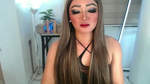 Snapshot of smokeprincess chatting on 02-19-25, 01:51 Amanda online show from 02-19-25, 01:51