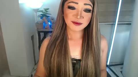 Snapshot of smokeprincess chatting on 03-10-25, 10:13 Amanda online show from 03-10-25, 10:13