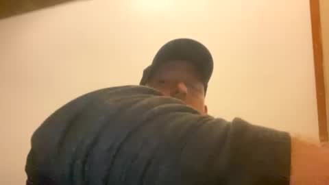 Snapshot of smokeymt420 chatting on 12-25-24, 12:37 smokeymt420 online show from 12-25-24, 12:37