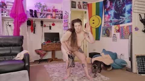 Snapshot of smokihippi chatting on 11-17-25, 03:34 Big Dawg online show from 11-17-25, 03:34