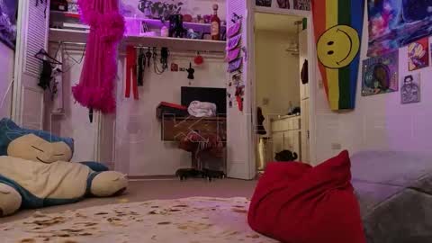 Snapshot of smokihippi chatting on 11-29-25, 05:54 Big Dawg online show from 11-29-25, 05:54