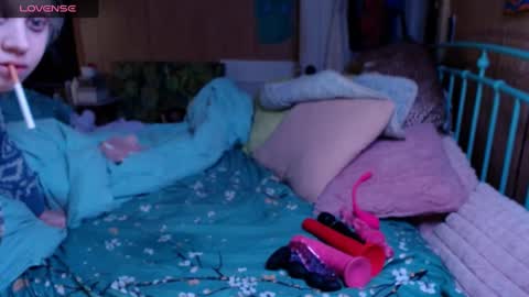 Snapshot of smokydian chatting on 02-11-25, 08:15 DIAN dee-ann online show from 02-11-25, 08:15