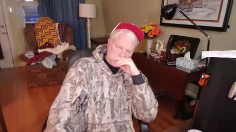 Snapshot of smokymountanman chatting on 12-18-25, 12:27 smokymountanman online show from 12-18-25, 12:27