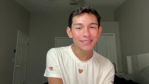 Snapshot of smoothlatintwinkk chatting on 09-29-25, 11:53 Damien Grey online show from 09-29-25, 11:53