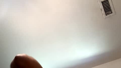 Snapshot of smoothstrik3r chatting on 06-22-26, 06:05 smoothstrik3r online show from 06-22-26, 06:05