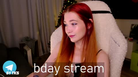 Snapshot of smthwrong chatting on 12-27-24, 12:07 smthwrong online show from 12-27-24, 12:07