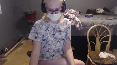 Snapshot of smut1992 chatting on 01-18-26, 01:04 Zara Zada online show from 01-18-26, 01:04