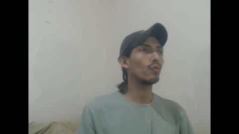 Snapshot of snackontime19 chatting on 05-19-26, 03:57 snackontime19 online show from 05-19-26, 03:57