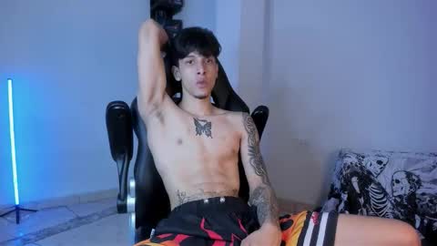 snakebutterfly online show from 10-24-25, 09:28